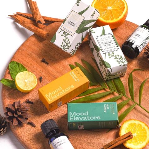 Aromatherapy mood elevators with natural fragrances