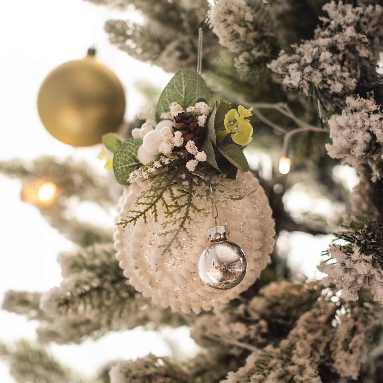 Beyond the Evergreen: A Guide to Year-Round Tree  Decoration Ideas