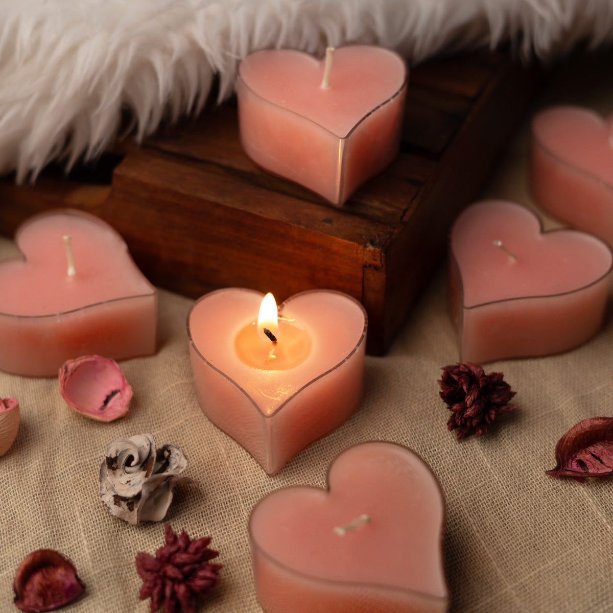 CUPID'S BOW HEART TEALIGHT CANDLE PACK OF 30