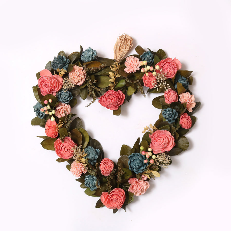 Heart pattern dried flowers wall decor for home